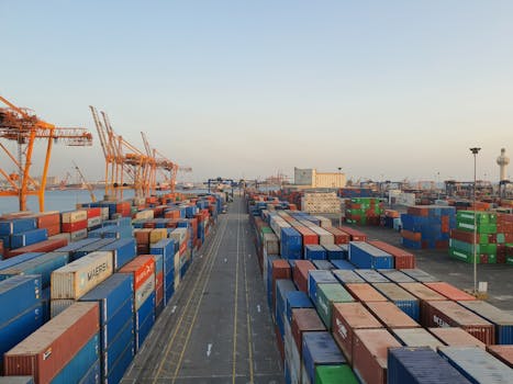 FTL vs. LTL Přeprava: Klíčové Rozdíly a Strategie pro Logistiku